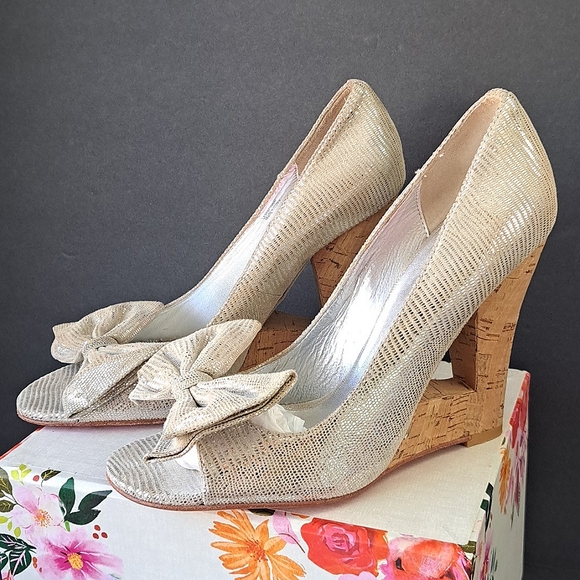 Betsey Johnson Silver Cork Cut Out Heels 8.5 Y2K Streetwear Glitter Party Wedges - Picture 11 of 13